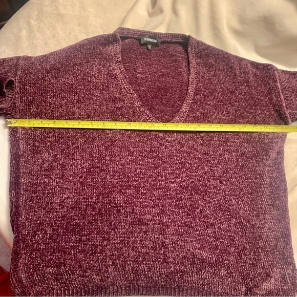 Express Sweater Medium Deep V-Neck Purple Chenille Super Soft 3/4 Length Sleeve - Picture 14 of 16